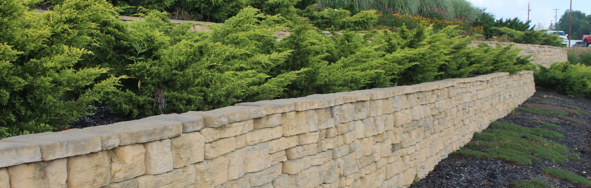 Rosetta natural-look retaining wall